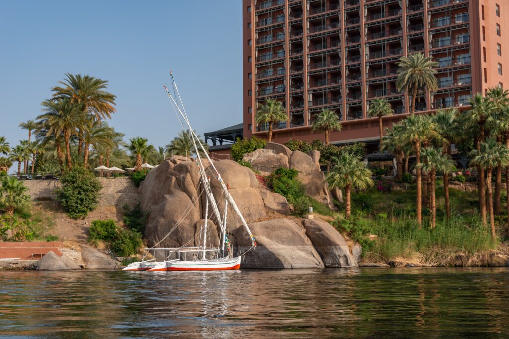 الفنادق