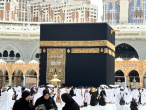 الكعبة المشرّفة نهارًا