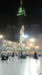 برج الساعة ليلًا — صورة تعريفية لموقع منارة غزة
