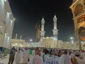 المسجد الحرام ليلًا — صورة تعريفية لموقع نوازي تاورز