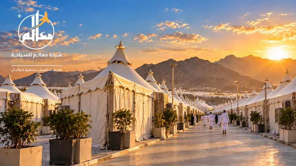 صفوف خيام منى البيضاء من مستوى الأرض