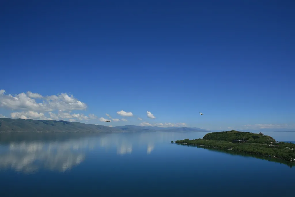 تأشيرة أرمينيا للمصريين — Lake Sevan with Sevanavank