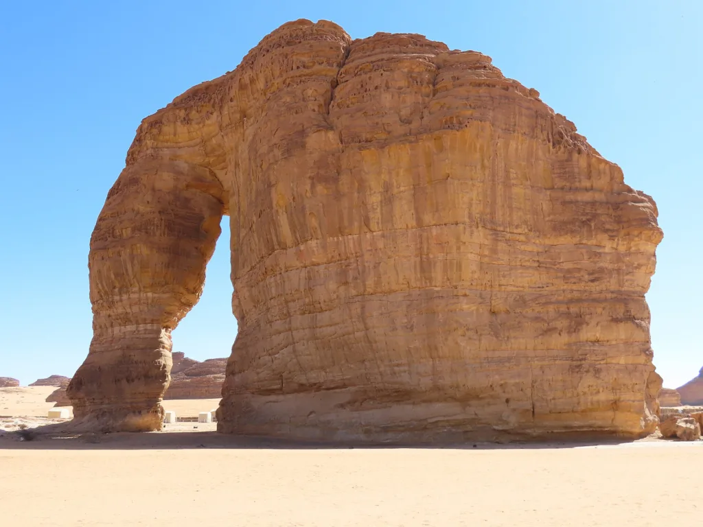 تأشيرة السعودية للمصريين — Elephant rock, Al-'Ula