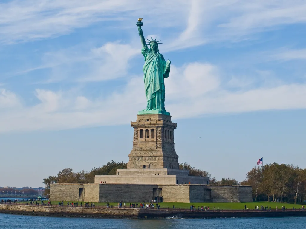 تأشيرة أمريكا للمصريين — Statue of Liberty, NY